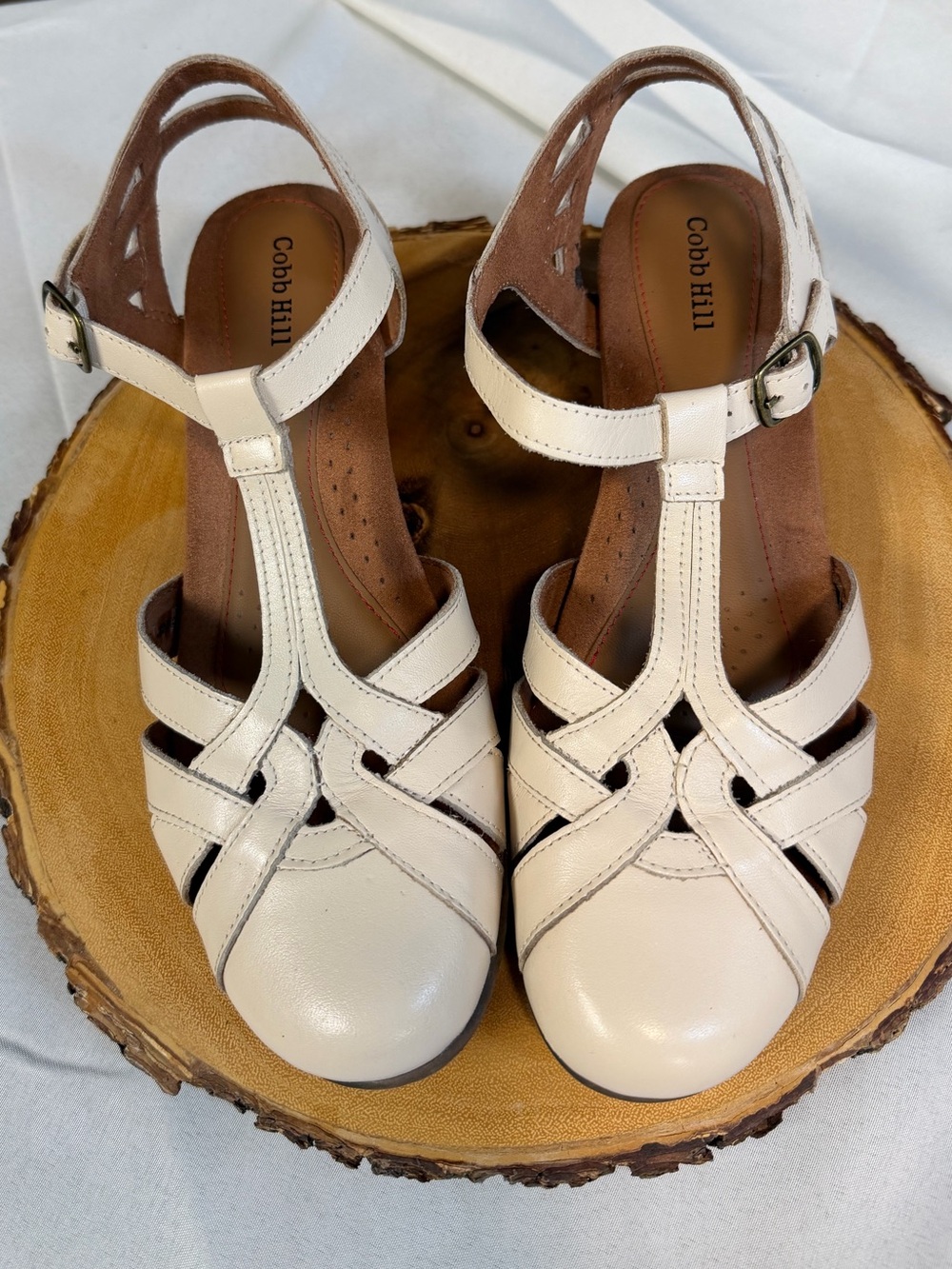 Cobb Hill Aubrey Cream T-Strap Buckle Woven Sandals with heels Women’s Size 9.5 - Picture 2 of 9